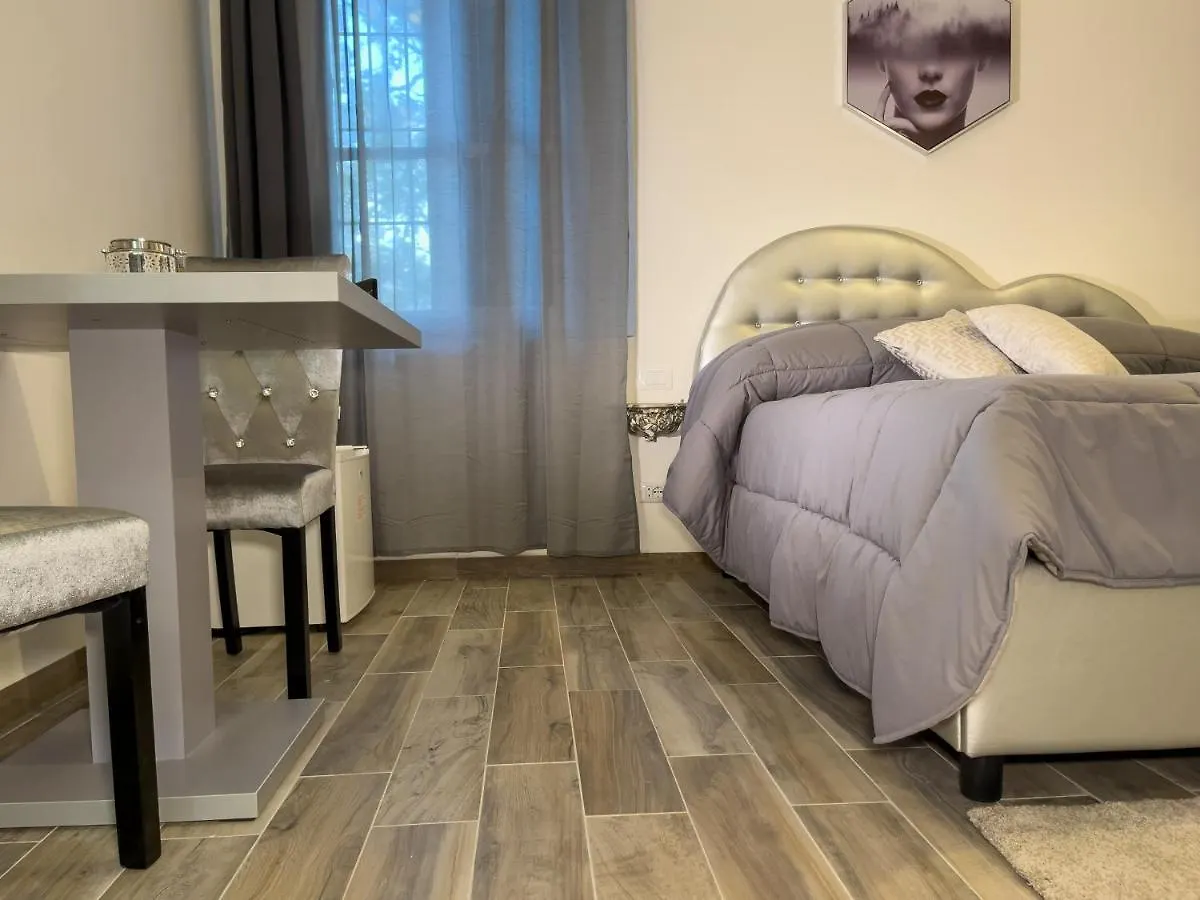 Notte Rosa Suites & Relax 포르노보 디 타로 0*,  이탈리아